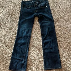 American Eagle dark Blue Jeans boot cut! Very comfortable! Size 6